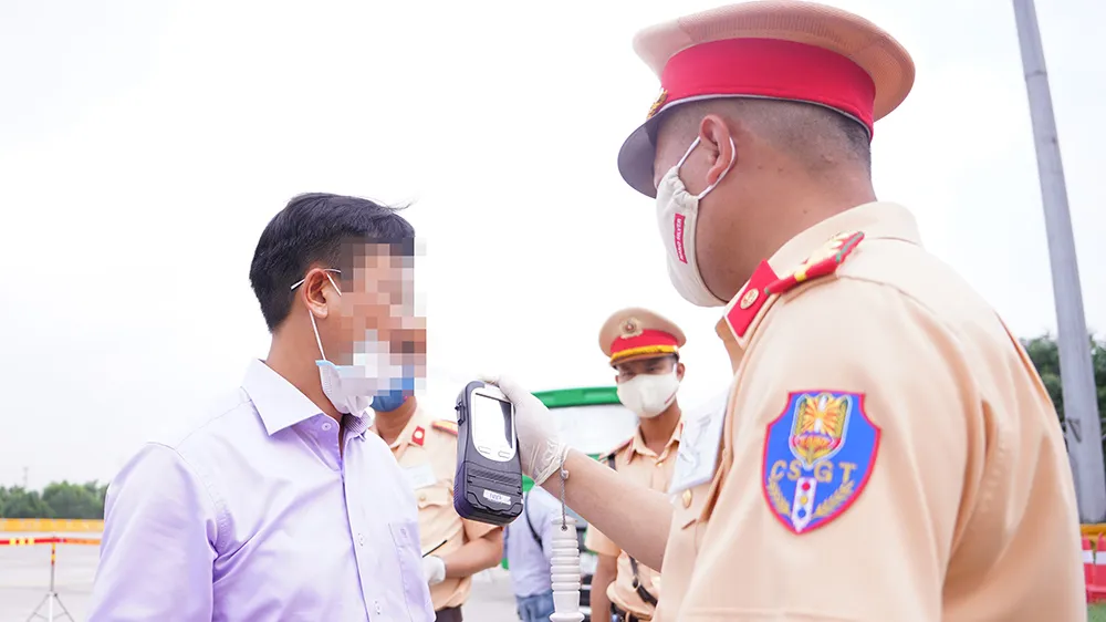 Người vi phạm nồng độ cồn tăng vọt trong ngày cuối tuần