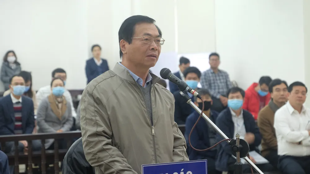 Vắng 3 bị cáo, hoãn phiên toà xét xử ông Vũ Huy Hoàng