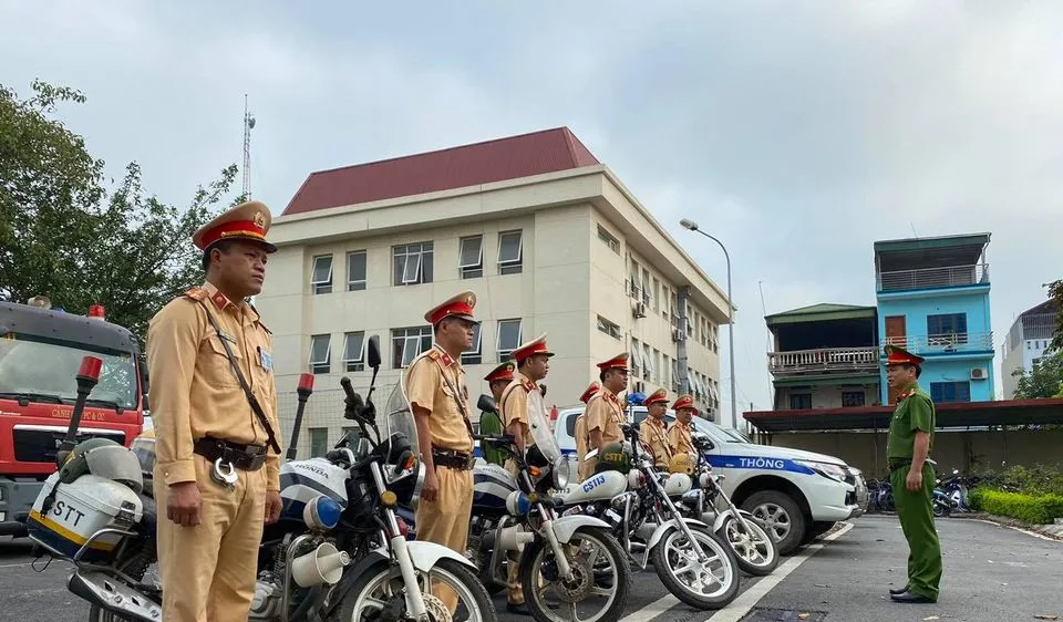 Cảnh sát giao thông Hà Nội ra quân đảm bảo an toàn giao thông ngày nghỉ lễ