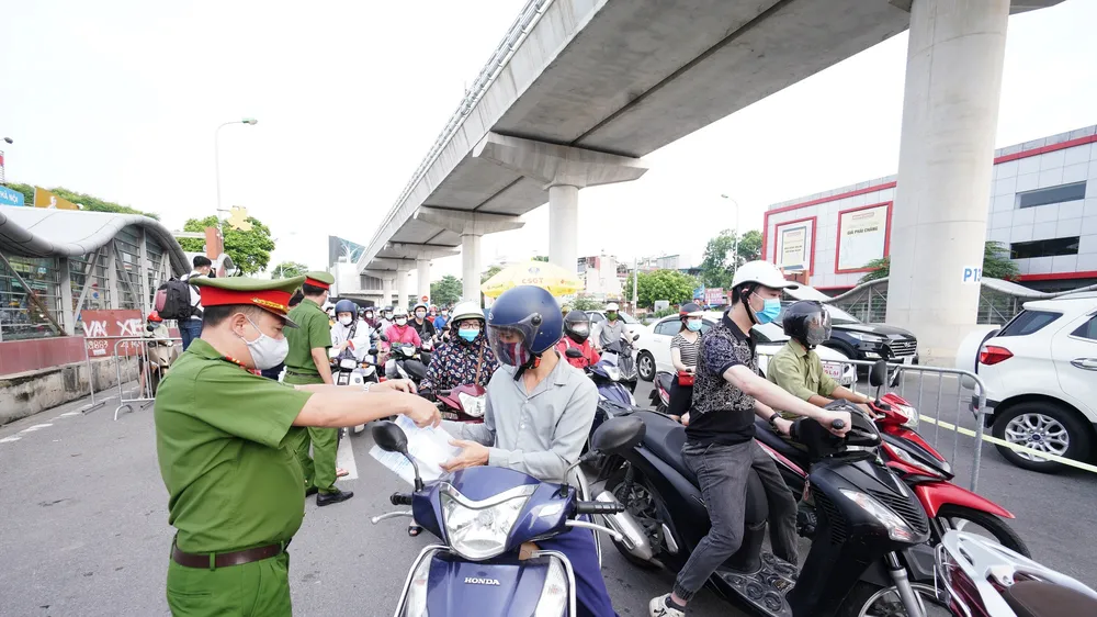 Bộ Công an sẵn sàng hỗ trợ Hà Nội về kỹ thuật, nhân lực, giải pháp để quản lý giấy đi đường
