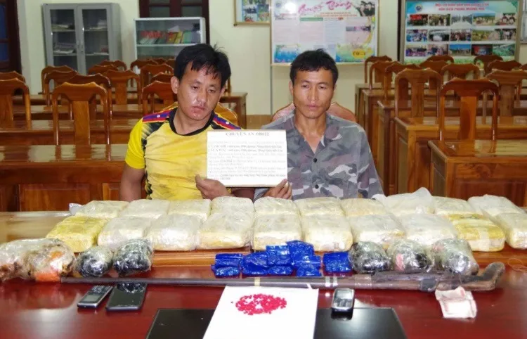 Triệt phá 2 chuyên án ma túy, thu 10 bánh heroin và 6kg thuốc phiện