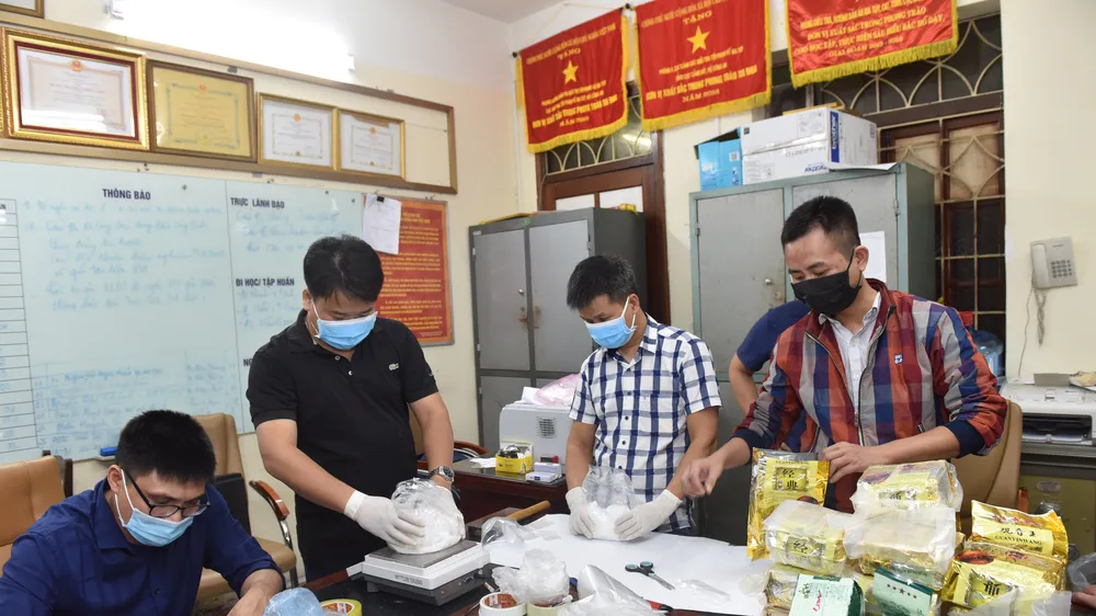 Bộ Công an khởi tố 9 người, thu giữ 64kg ma túy và 20 bánh heroin