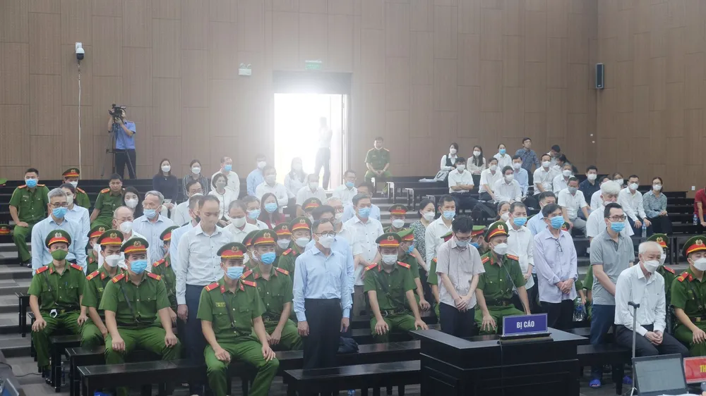 Viện Kiểm sát bác bỏ nhiều quan điểm bào chữa của luật sư trong vụ “bán rẻ” đất vàng ở Bình Dương