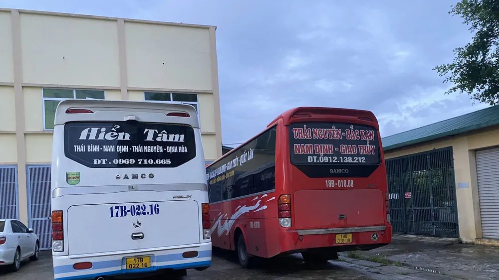 Xe khách lạng lách trên cao tốc: Khởi tố 2 tài xế và 1 chủ xe