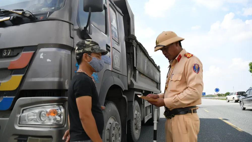 Gần 800.000 phương tiện vi phạm trong 3 tháng thực hiện cao điểm