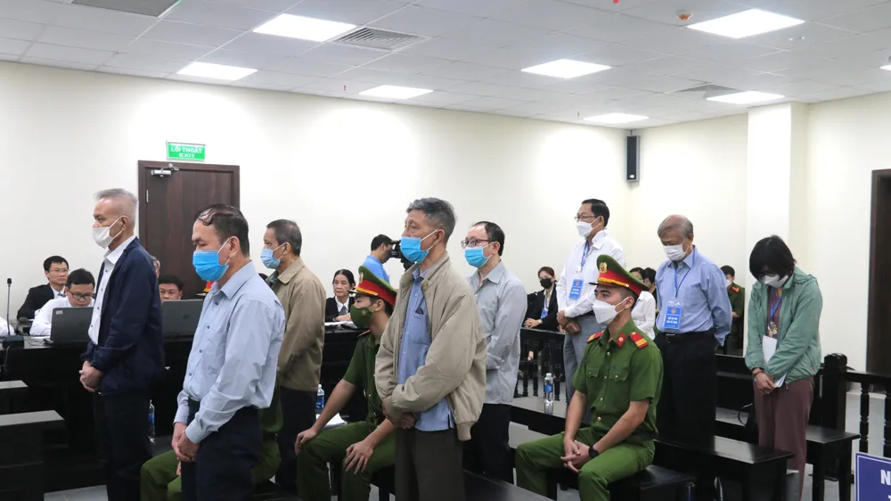 Nói lời sau cùng, cựu Vụ trưởng Vụ Kế hoạch - Tài chính (Bộ Y tế) xin giảm án cho 2 cấp dưới