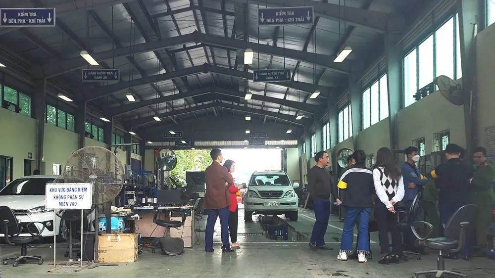 Hà Nội: Cảnh sát phong tỏa Trung tâm Đăng kiểm 29-03S 