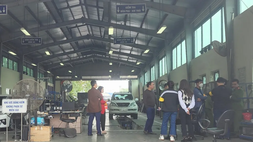 Công an TP Hà Nội phát hiện nhiều vụ việc sai phạm tại các trung tâm đăng kiểm
