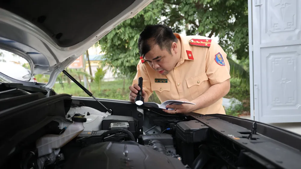 CSGT tham gia vào công tác đăng kiểm