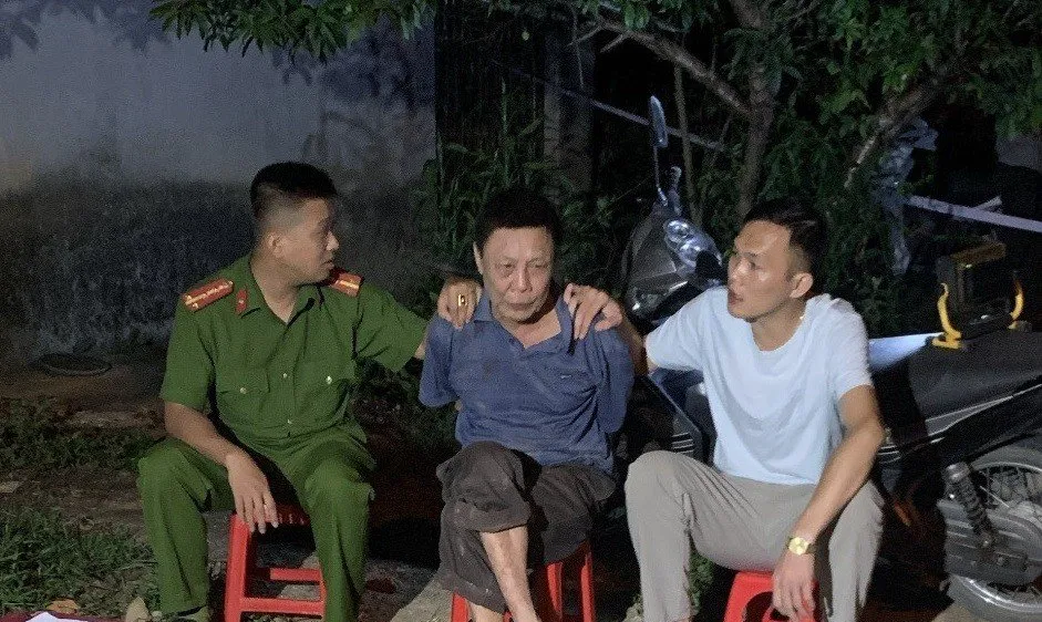 Bực tức vì bị thổi nồng độ cồn, tài xế đi mua dao đâm cảnh sát giao thông 