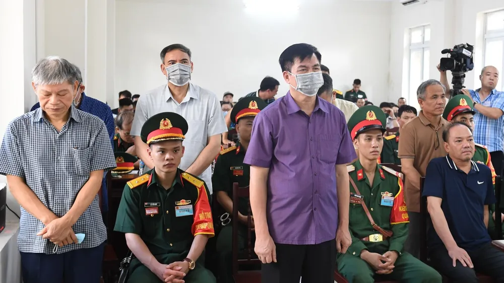 Tuyên án các cựu tướng lĩnh cảnh sát biển về tội tham ô