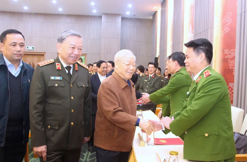Tổng Bí thư Nguyễn Phú Trọng: Các đồng chí hành động rất vất vả nhưng cũng rất đáng vinh dự, tự hào