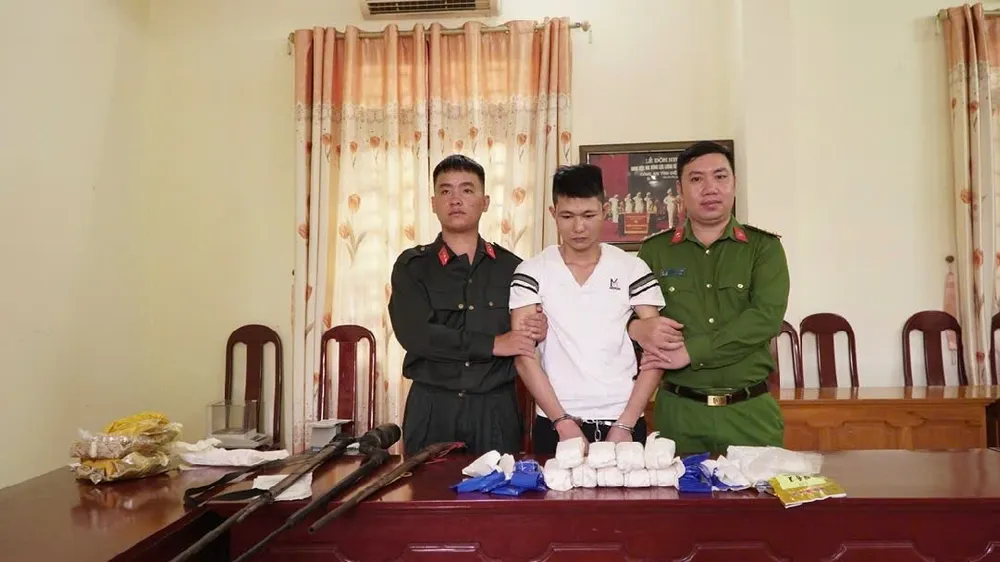 Bắt gọn đối tượng mua bán 24.000 viên ma túy tổng hợp và 1kg ma túy đá