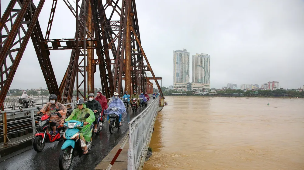 Hà Nội rút lệnh báo động trên sông Hồng