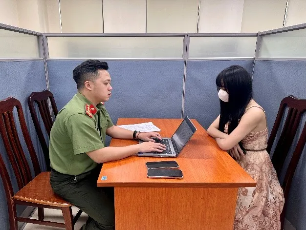 Xử phạt tài khoản Facebook “Cô Giáo Hương” và "Lan Hương Nguyễn"