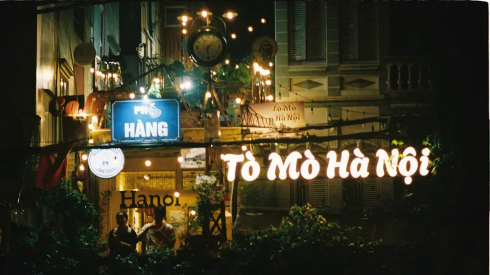 Đêm Hà Nội: Ký ức xưa hòa cùng nhịp sống phố phường
