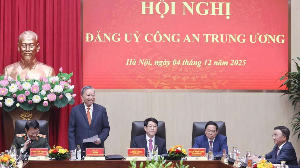 Xây dựng lực lượng Công an nhân dân cách mạng, chính quy, tinh nhuệ, hiện đại