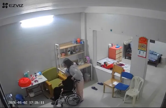 Khởi tố vụ án để điều tra người giúp việc bạo hành bà cụ 82 tuổi
