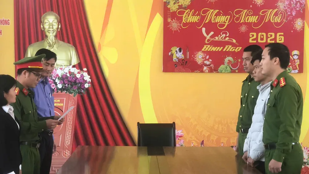 Khởi tố đối tượng hành hung, kéo lê bạn gái ngày 8-3