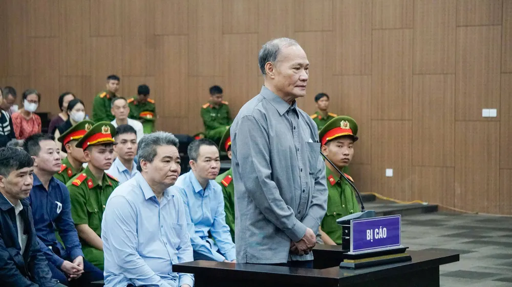 Cựu Thứ trưởng Hoàng Văn Thắng nhận 200.000 USD tiền "cảm ơn"