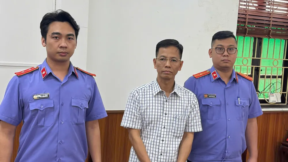 Bắt nguyên thẩm phán Tòa án nhân dân TP Hà Nội