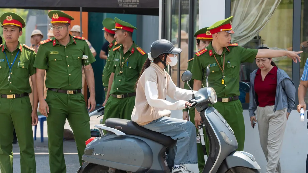 Tuyên Quang: Hơn 300 thí sinh thi lại đến làm thủ tục dự thi