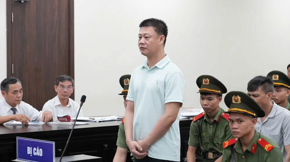 Cựu Phó Bí thư Thường trực Tỉnh đoàn Yên Bái Đinh Tiến Hùng bị phạt 16 năm 6 tháng tù