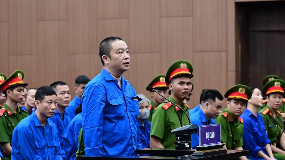 Bị cáo Trần Văn Trường, cựu Viện trưởng Viện Pháp y tâm thần Trung ương tại phiên tòa. Ảnh: GIA KHÁNH