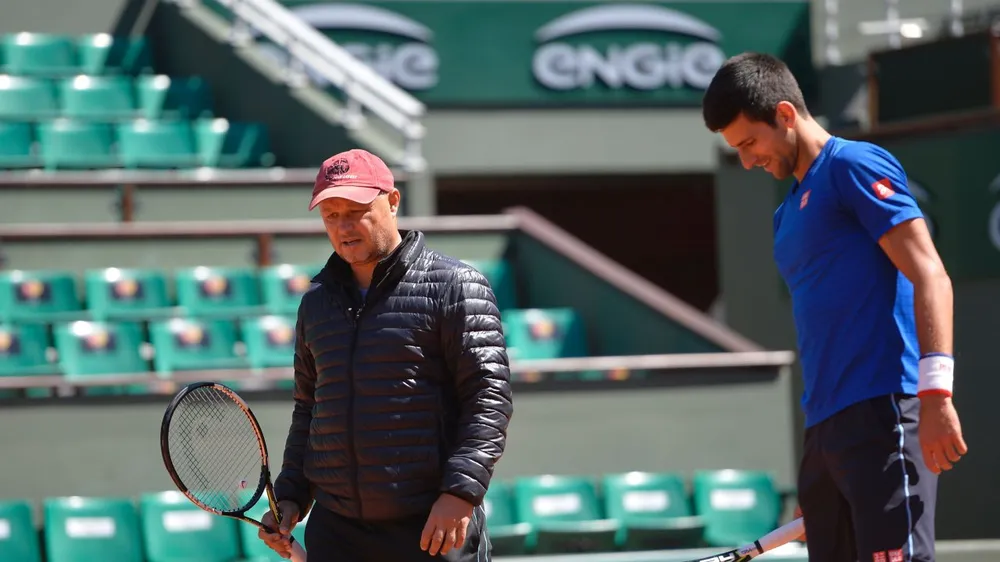 Djokovic quay lại với Vajda