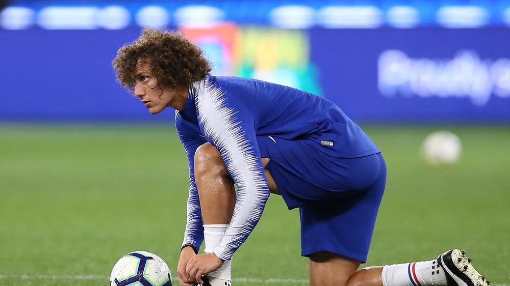 David Luiz quyết định ở lại và chiến đấu