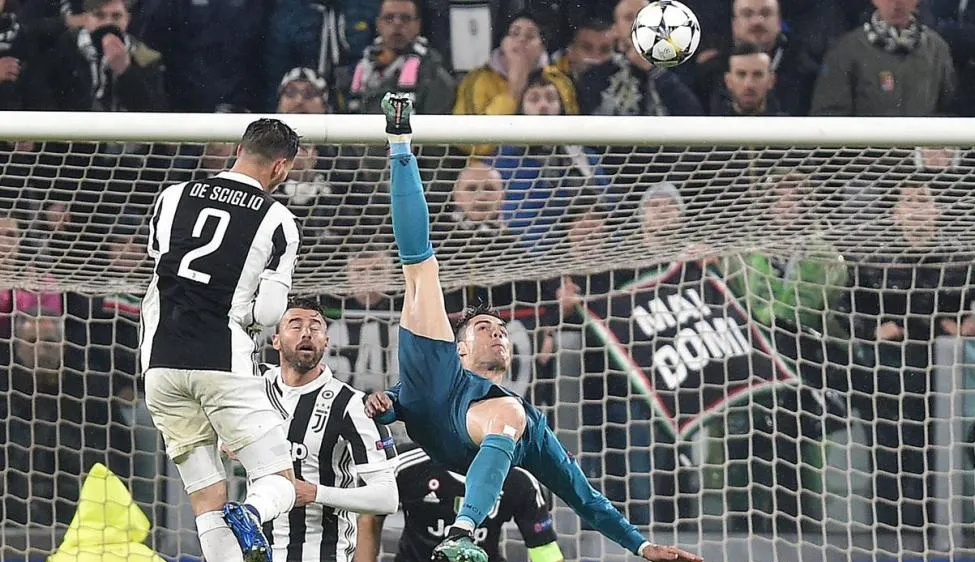 Cú "xe đạp chổng ngược" của Ronaldo