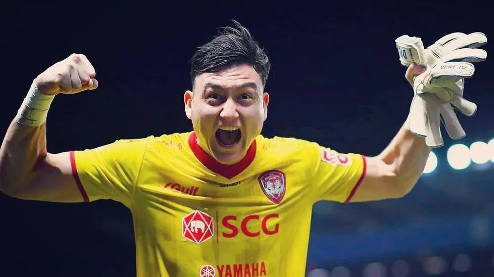 Đặng Văn Lâm trong màu áo của Muangthong
