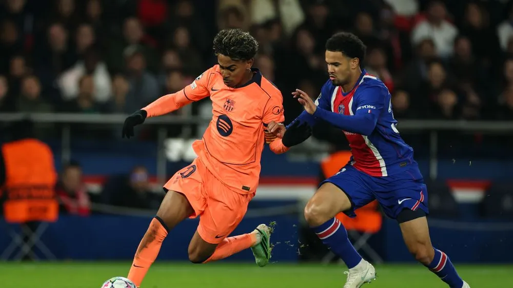 Barcelona và PSG nằm trong danh sách tốp 10 CLB nợ nhiều nhất thế giới. Ảnh: THX