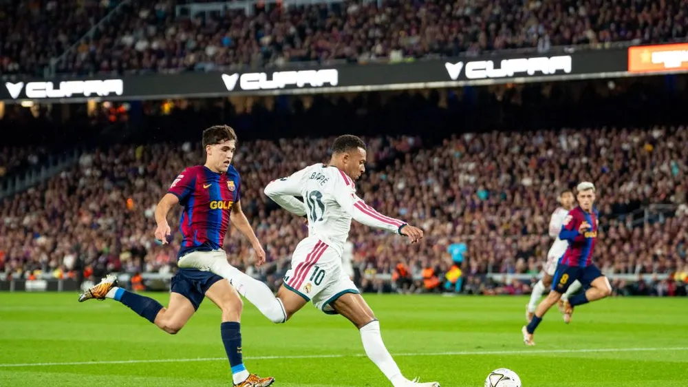 Mbappe đã phá hỏng ngày Barcelona trình làng chiếc áo đấu phiên bản đặc biệt. Ảnh: THX
