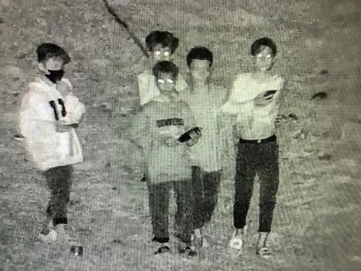 Nhóm người tụ tập ném đá vào ô tô chạy trên đường cao tốc Cam Lâm - Vĩnh Hảo