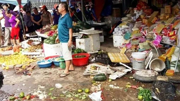 Xe biển số xanh gây tai nạn làm 1 người chết 4 người bị thương