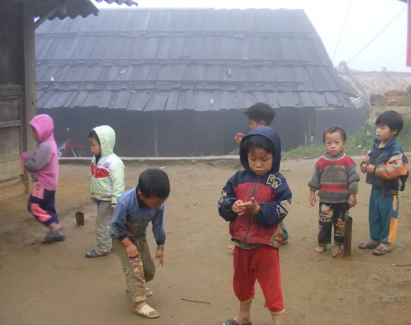 3 học sinh rủ nhau ăn lá ngón, 1 em tử vong