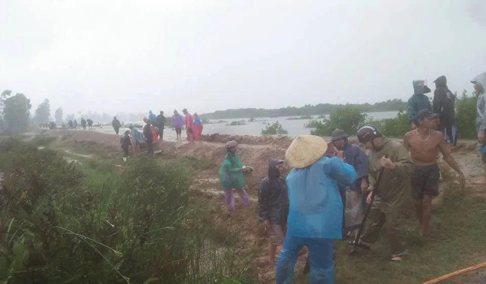 Nguy cơ vỡ đê Mai Giang, biển Cửa Lò tan hoang