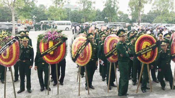 Truy điệu 2 sĩ quan biên phòng hy sinh khi giúp dân phòng chống lũ lụt