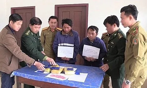 Trao thưởng Ban chuyên án bắt 2 đối tượng cùng 18.000 viên ma túy