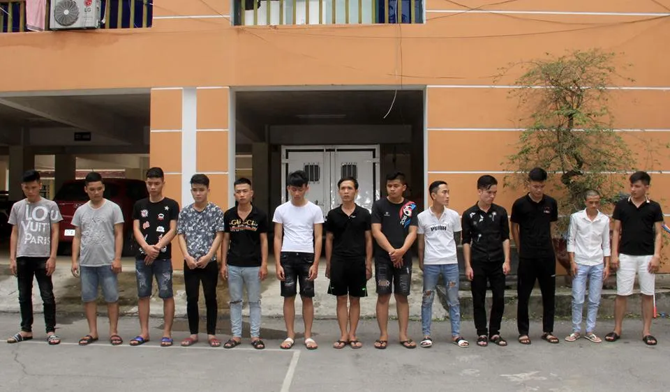 13 đối tượng đang bị tạm giữ tại Công an TP Vinh