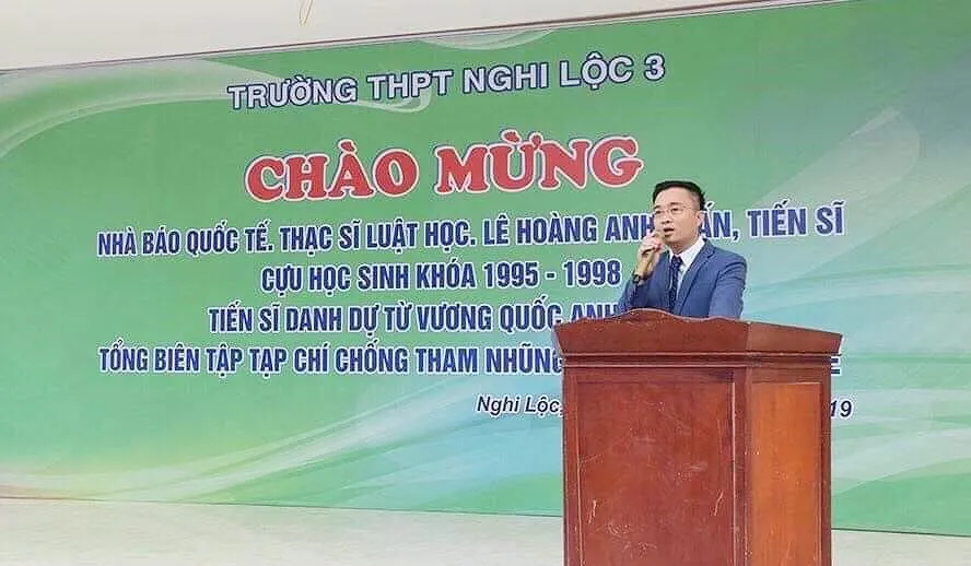 Xác minh thông tin một “nhà báo quốc tế” về thăm trường cũ