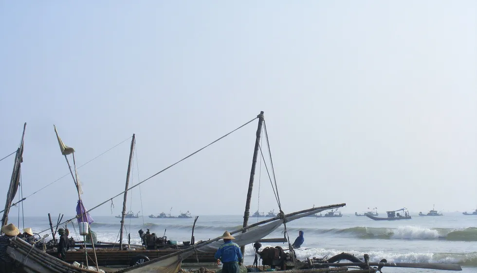 Ra biển đánh bắt cá, con tử vong, cha mất tích