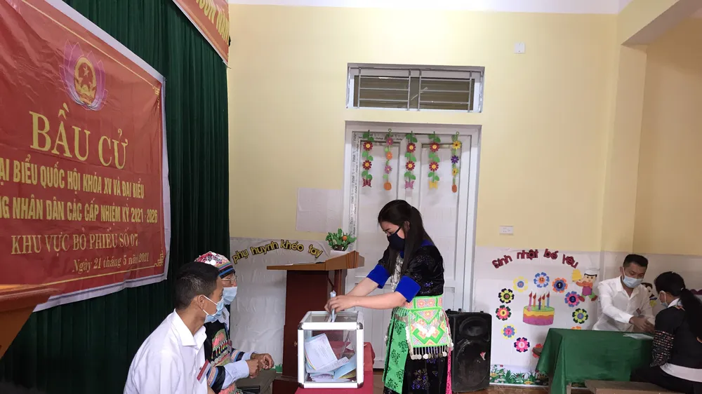 Sáng nay 21-5, hơn 42.000 cử tri 4 huyện rẻo cao ở Nghệ An đi bầu cử sớm