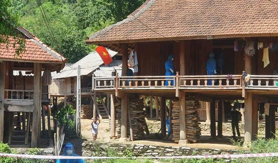 Nghệ An: Phong tỏa bản vùng cao, truy vết gần 700 người liên quan 3 ca nghi mắc Covid-19 