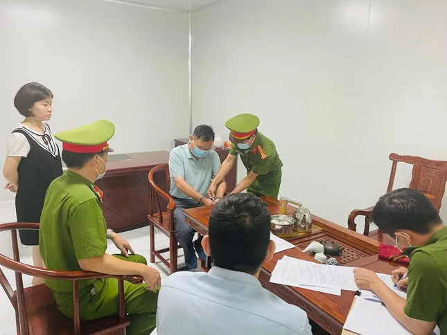 Thanh Hóa: Khởi tố 2 chuyên gia người Trung Quốc về hành vi buôn lậu