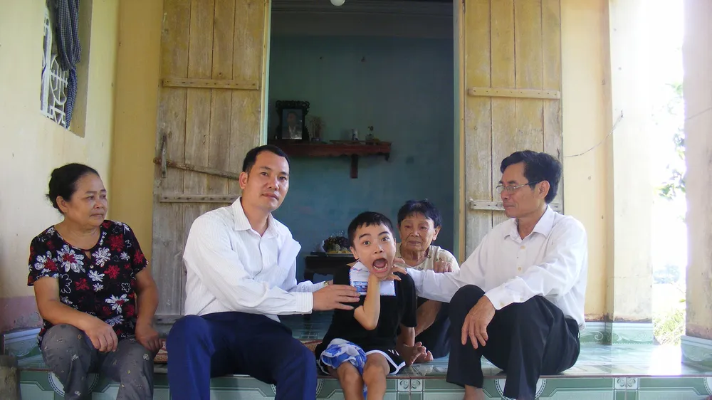 Báo Sài Gòn Giải Phóng trao quà cho người phụ nữ cơ cực tại Thanh Hóa