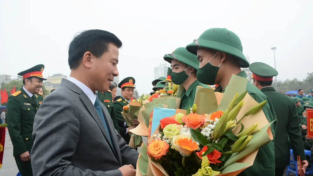 Thanh niên Thanh Hóa lên đường nhập ngũ bảo vệ Tổ quốc 
