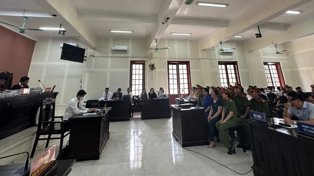 Bị cáo Lê Thị Dung khẳng định chi đúng qui chế chi tiêu nội bộ