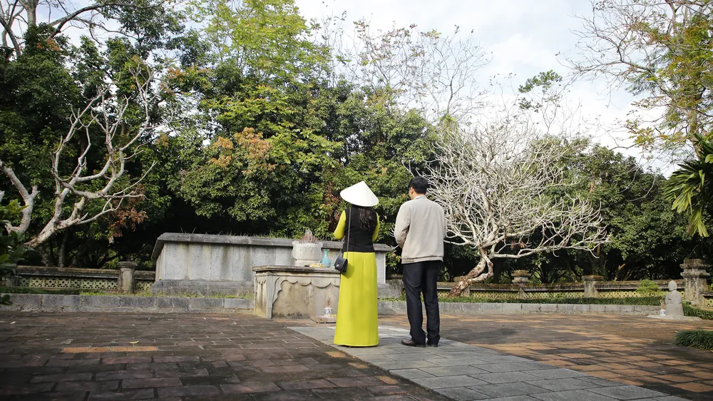 Tết về, chiêm bái mộ cỏ vua Lê Thánh Tông 